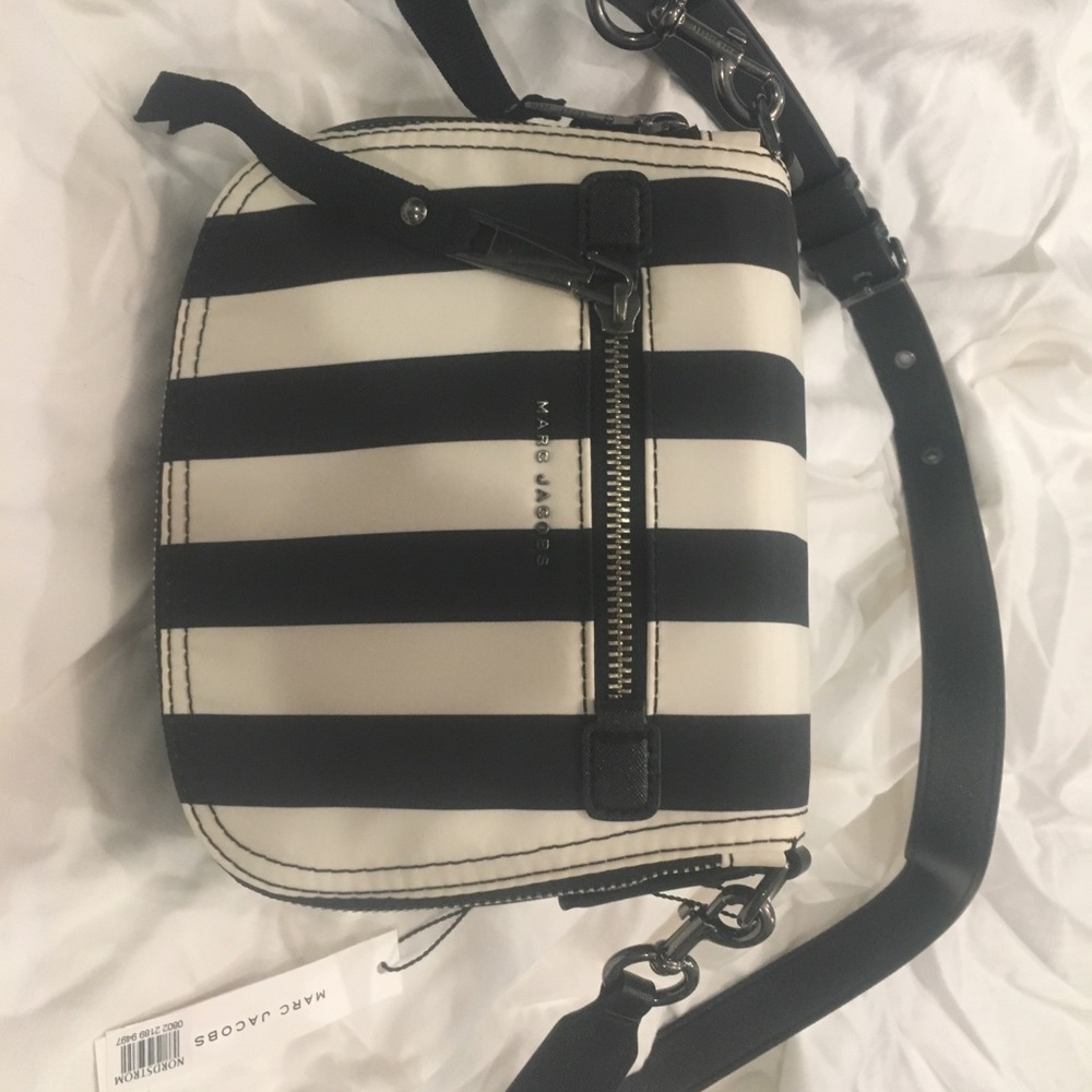 Marc Jacobs handbag. - Picture 6 of 7